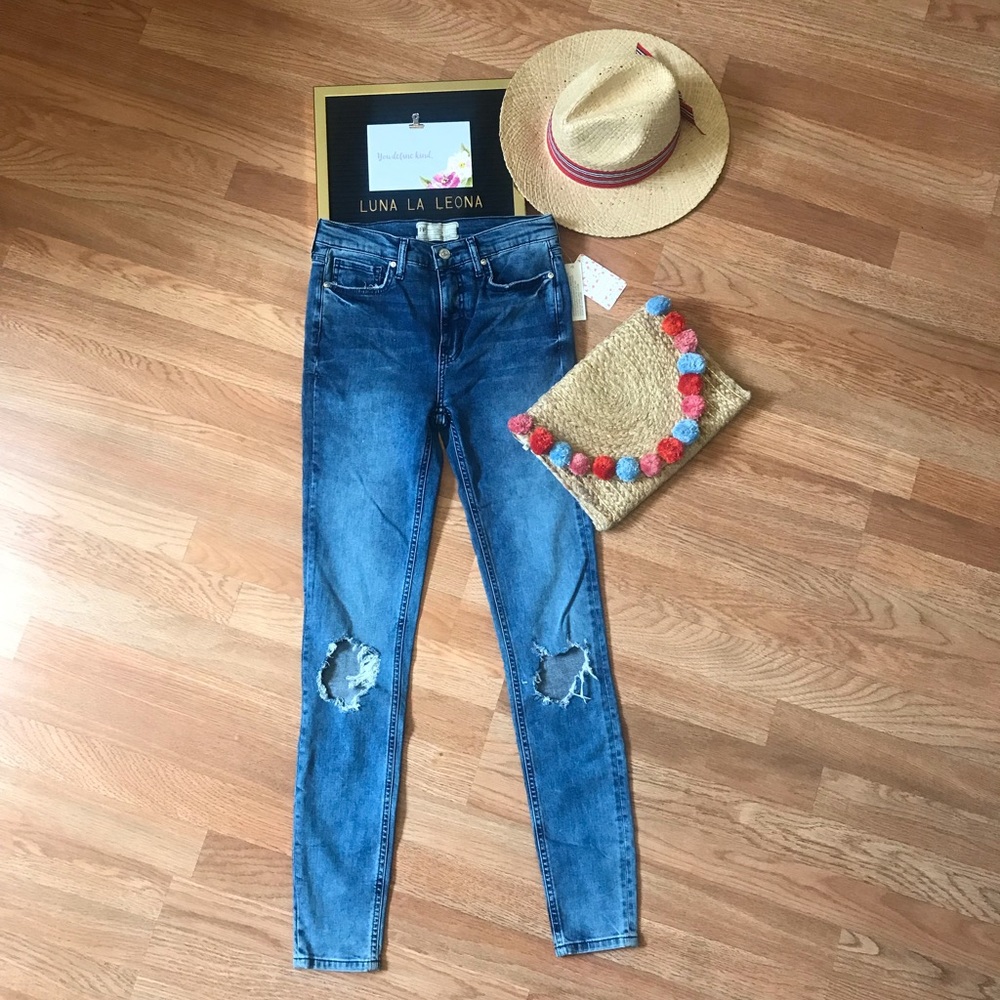 NWT Free People High Rise BustedKnee Skinny Jeans